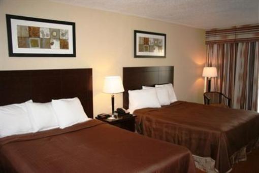 фото отеля Howard Johnson Inn & Suites - Toronto East