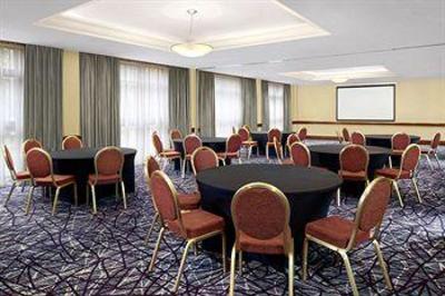 фото отеля Sheraton Skyline Hotel London