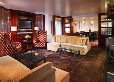 фото отеля Sheraton Skyline Hotel London