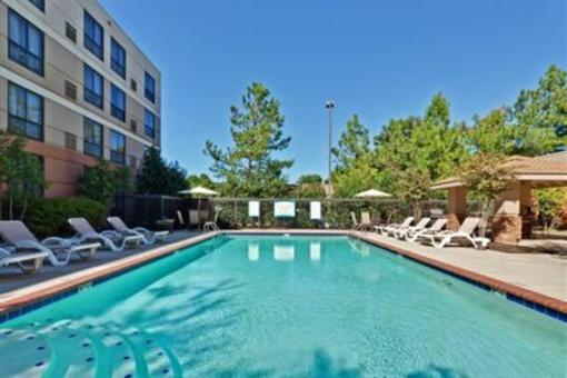 фото отеля Staybridge Suites Memphis - Poplar Ave East