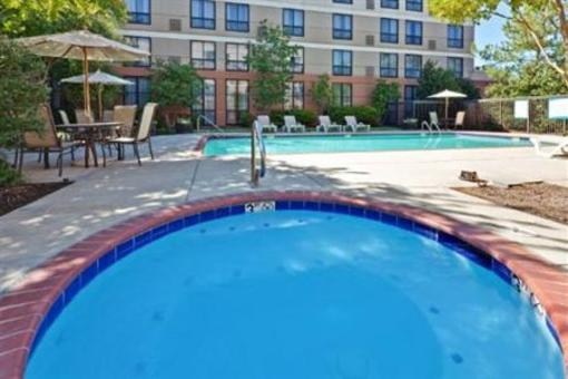 фото отеля Staybridge Suites Memphis - Poplar Ave East