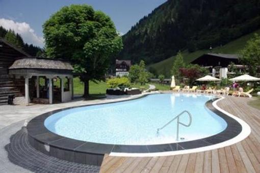 фото отеля Hoteldorf Gruner Baum