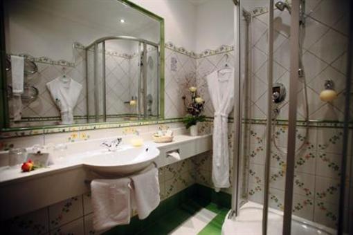 фото отеля Hoteldorf Gruner Baum