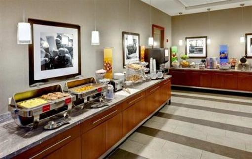 фото отеля Hampton Inn Portland Downtown - Waterfront