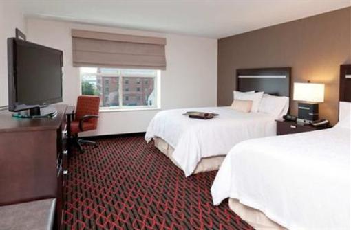 фото отеля Hampton Inn Portland Downtown - Waterfront