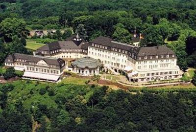фото отеля Steigenberger Grandhotel Petersberg