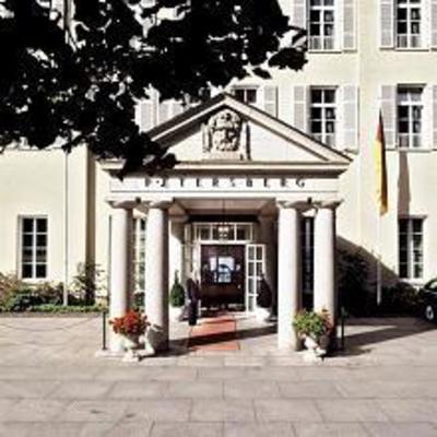 фото отеля Steigenberger Grandhotel Petersberg