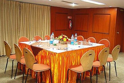 фото отеля Sabari's Nest Coimbatore