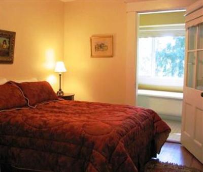 фото отеля Marifield Manor B&B