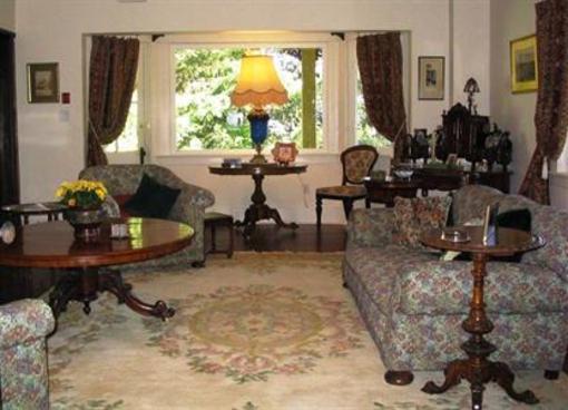 фото отеля Marifield Manor B&B