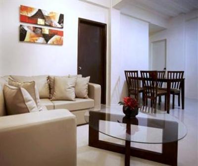 фото отеля Golden Phoenix Suites