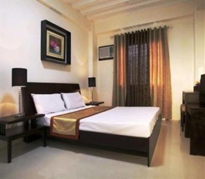 фото отеля Golden Phoenix Suites