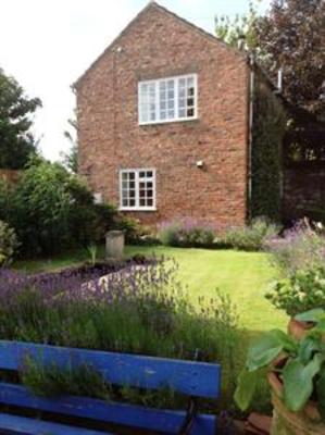 фото отеля Weighton Wolds Cottage