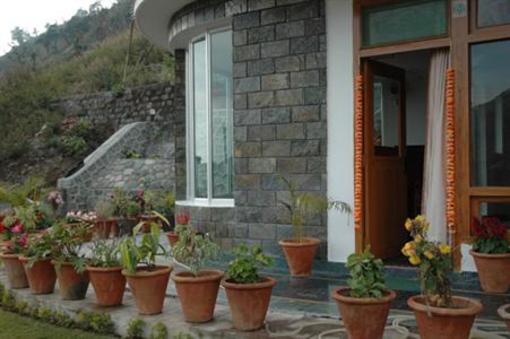 фото отеля Hotel Lake Inn Bhimtal