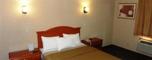 фото отеля Eco-Lux Inn Norfolk