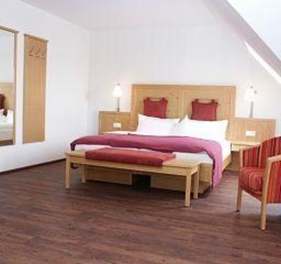 фото отеля Landgasthof Krone Nellingen