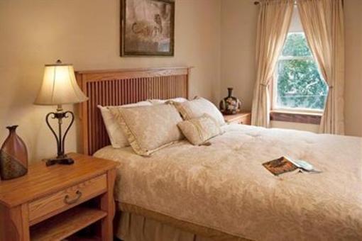 фото отеля Fountain Chateau Bed & Breakfast