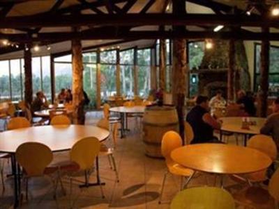 фото отеля Tullah Lakeside Lodge