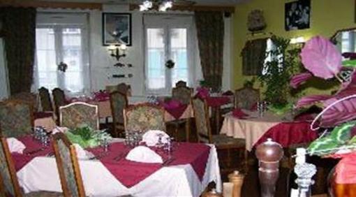 фото отеля Hotel Ronsin Fresnay-sur-Sarthe