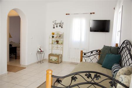 фото отеля Eleni's Village Suites
