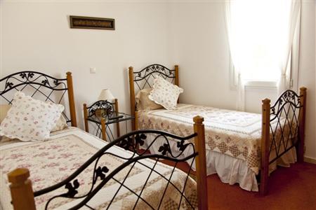 фото отеля Eleni's Village Suites