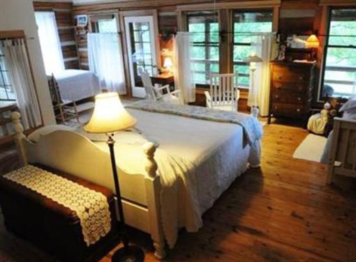 фото отеля Snug Hollow Farm Bed & Breakfast