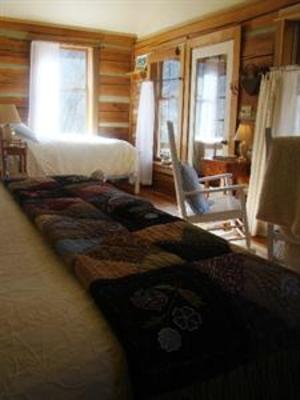 фото отеля Snug Hollow Farm Bed & Breakfast