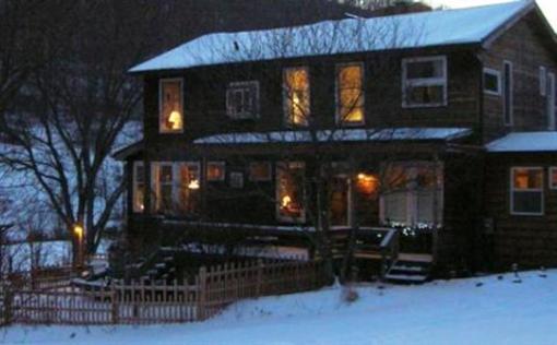 фото отеля Snug Hollow Farm Bed & Breakfast