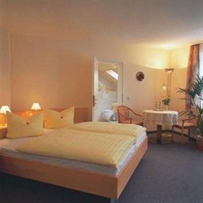 фото отеля Hotel-Pension Vier Jahreszeiten