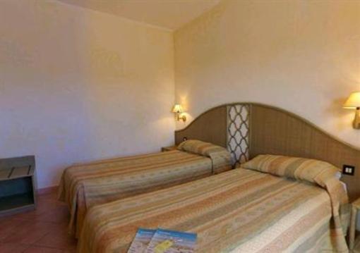 фото отеля Villaggio Club Porto Rhoca