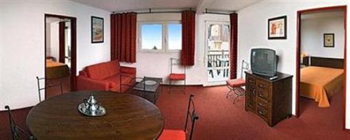 фото отеля ResidHotel Les Terrasses du Lac
