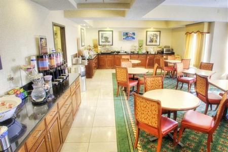 фото отеля Hampton Inn Decatur / Forsyth