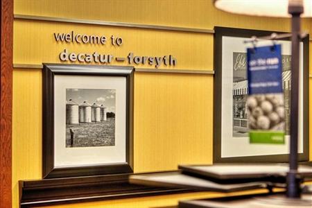 фото отеля Hampton Inn Decatur / Forsyth