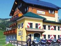 Familienhotel & Alpengasthof Hierzegger