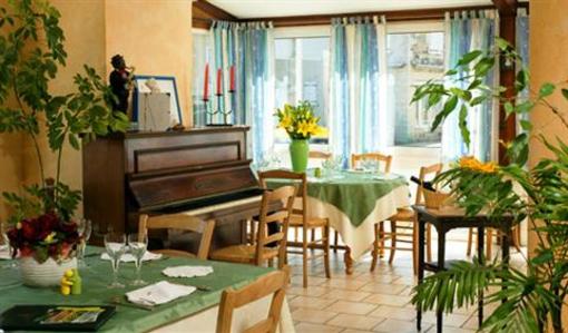 фото отеля Logis Le Clair Logis