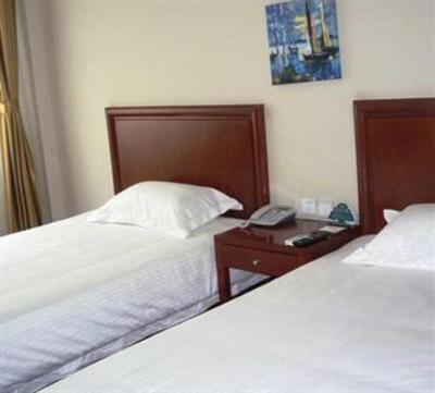 фото отеля GreenTree Inn Yantai Xingfu Road