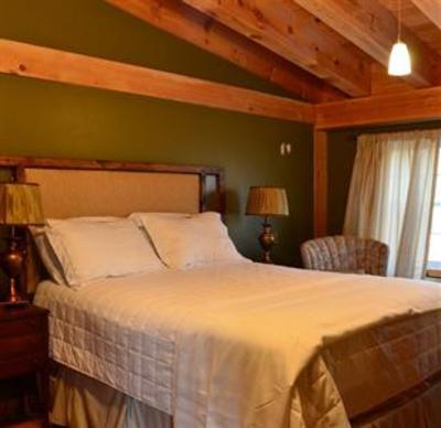фото отеля Timber House Country Inn & Resort