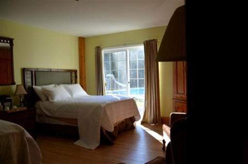 фото отеля Timber House Country Inn & Resort