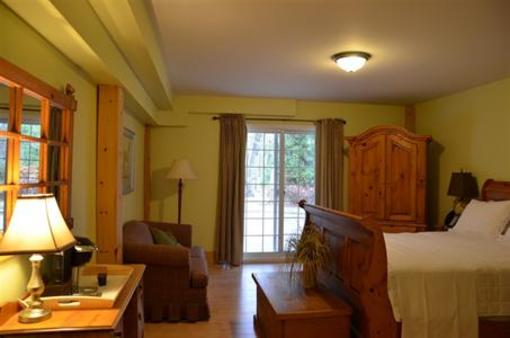 фото отеля Timber House Country Inn & Resort