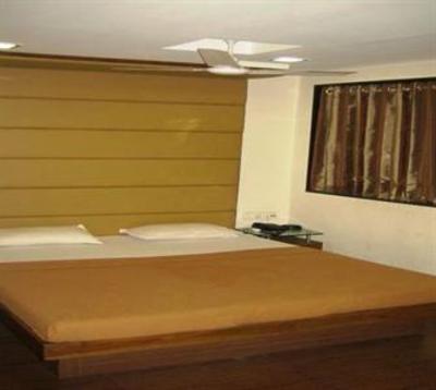 фото отеля Hotel Akash Surat