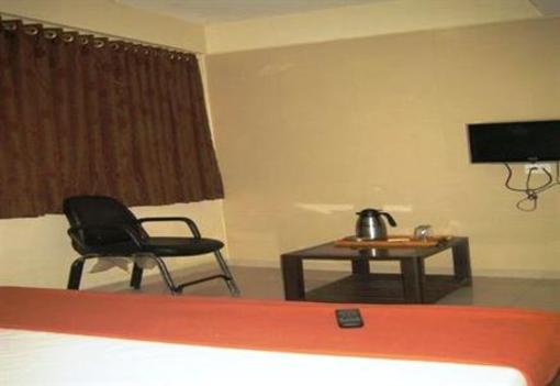 фото отеля Hotel Akash Surat