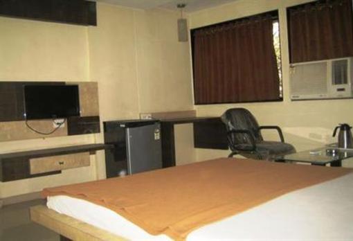 фото отеля Hotel Akash Surat