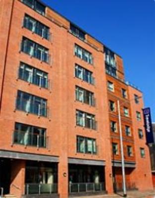 фото отеля Travelodge Swansea Central Hotel