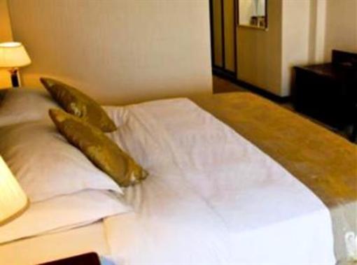 фото отеля Celebrity Hotel
