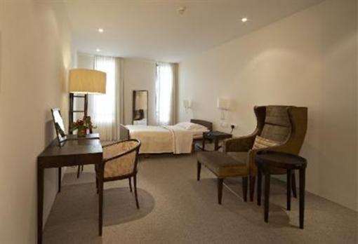 фото отеля Camelia Hotel & Homes
