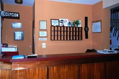 фото отеля Hostal Versalles