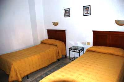 фото отеля Hostal Versalles