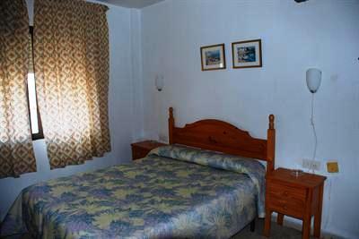 фото отеля Hostal Versalles