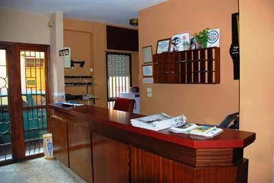 фото отеля Hostal Versalles