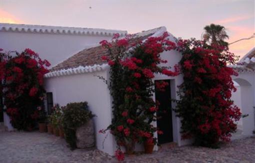 фото отеля Alguaciles Bajos Farmhouse Utrera